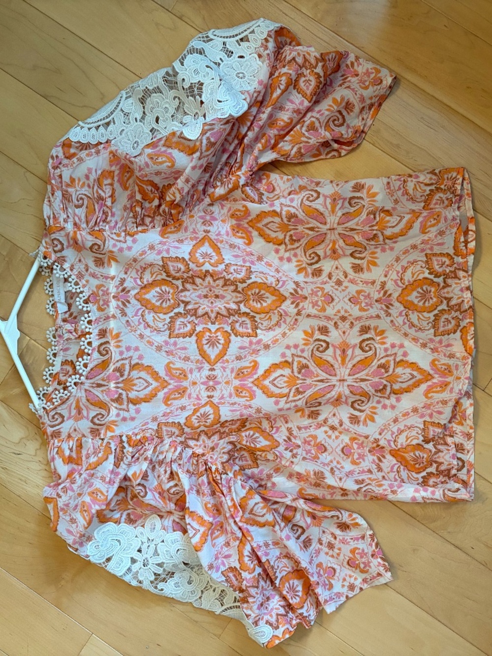 Olivaceous Orange Print Blouse with Puff/Lace Sleeves, Lace Collar XS